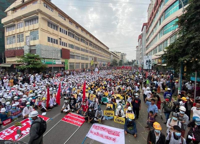 緬甸於上個月突遭軍事政變，自2月1日以來至少造成270人身亡。（翻攝Save Myanmar推特）