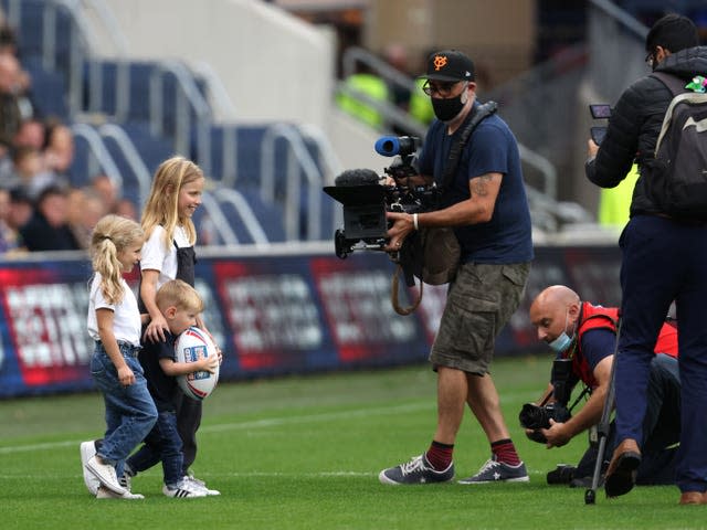 Rob Burrow's children presented the match ball