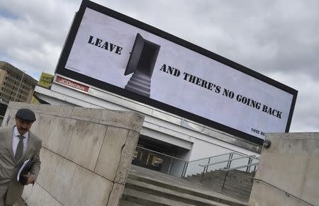 A 'Vote Remain' campaign electronic billboard is seen in London, Britain June 21, 2016. REUTERS/Toby Melville