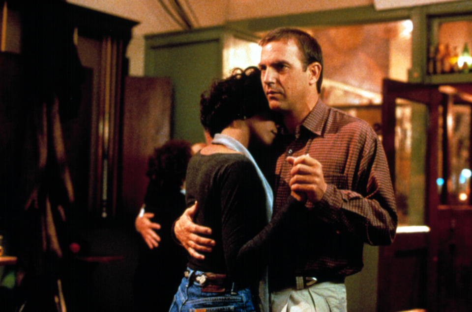 <div><p>"A fragile Whitney Houston and a protective Kevin Costner? Perfection."</p><p>—Nova Iva, <a href="https://www.facebook.com/BuzzFeed/posts/10160126814675329" rel="nofollow noopener" target="_blank" data-ylk="slk:Facebook;elm:context_link;itc:0;sec:content-canvas" class="link ">Facebook</a></p></div><span> Warner Bros / Â©Warner Bros/Courtesy Everett Collection</span>