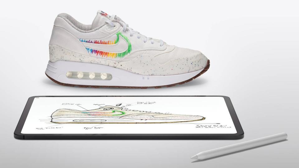 iPad 2024｜庫克在發表會上穿的 Nike 鞋是用 M4 iPad Pro 和 Apple Pencil Pro 創作設計的