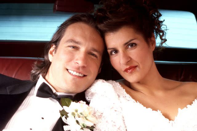 Everett Collection John Corbett and Nia Vardalos in 'My Big Fat Greek Wedding'