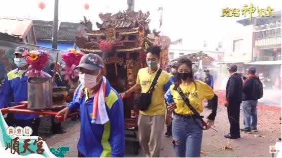 《寶島神很大》團隊走遍全台去探訪民俗文化。（圖/寶島神很大）