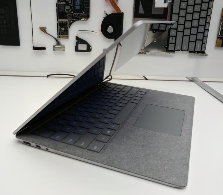 The Surface Laptop doesn't have a USB C port.