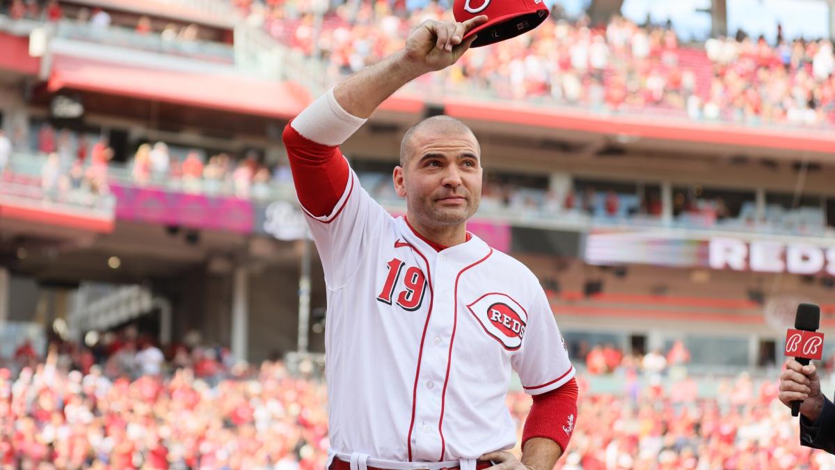 Former NL MVP and 6-time All-Star Joey Votto announces his retirement from baseball