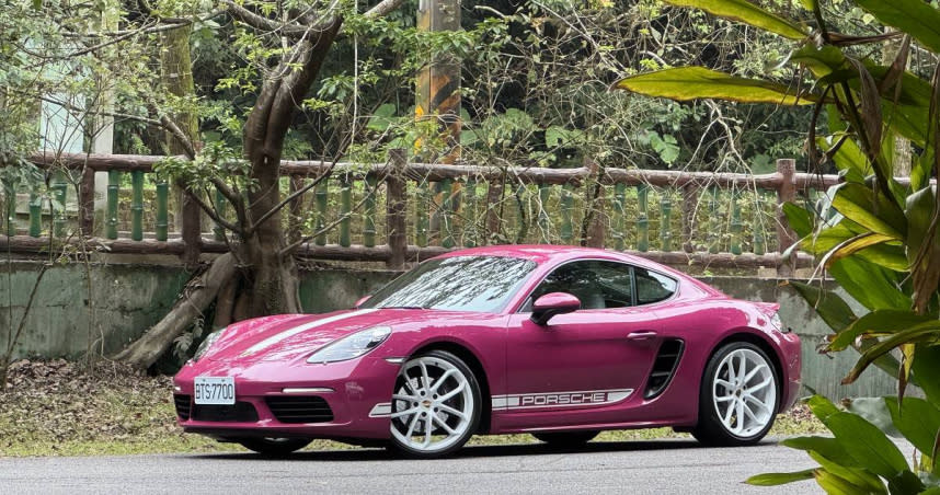 本次試駕的Porsche 718 Cayman Style Edition總價逾500萬元，亮眼車色擁有相當高的吸睛度（圖／劉芯衣攝）。