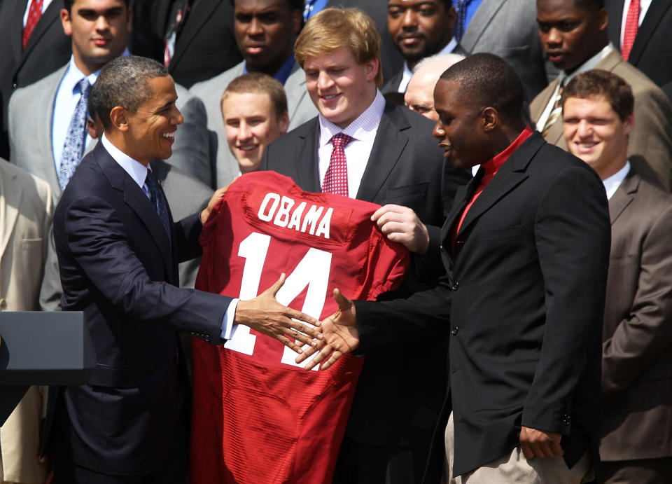 Obama Welcomes BCS Nat'l Champion U. Of Alabama To The White House