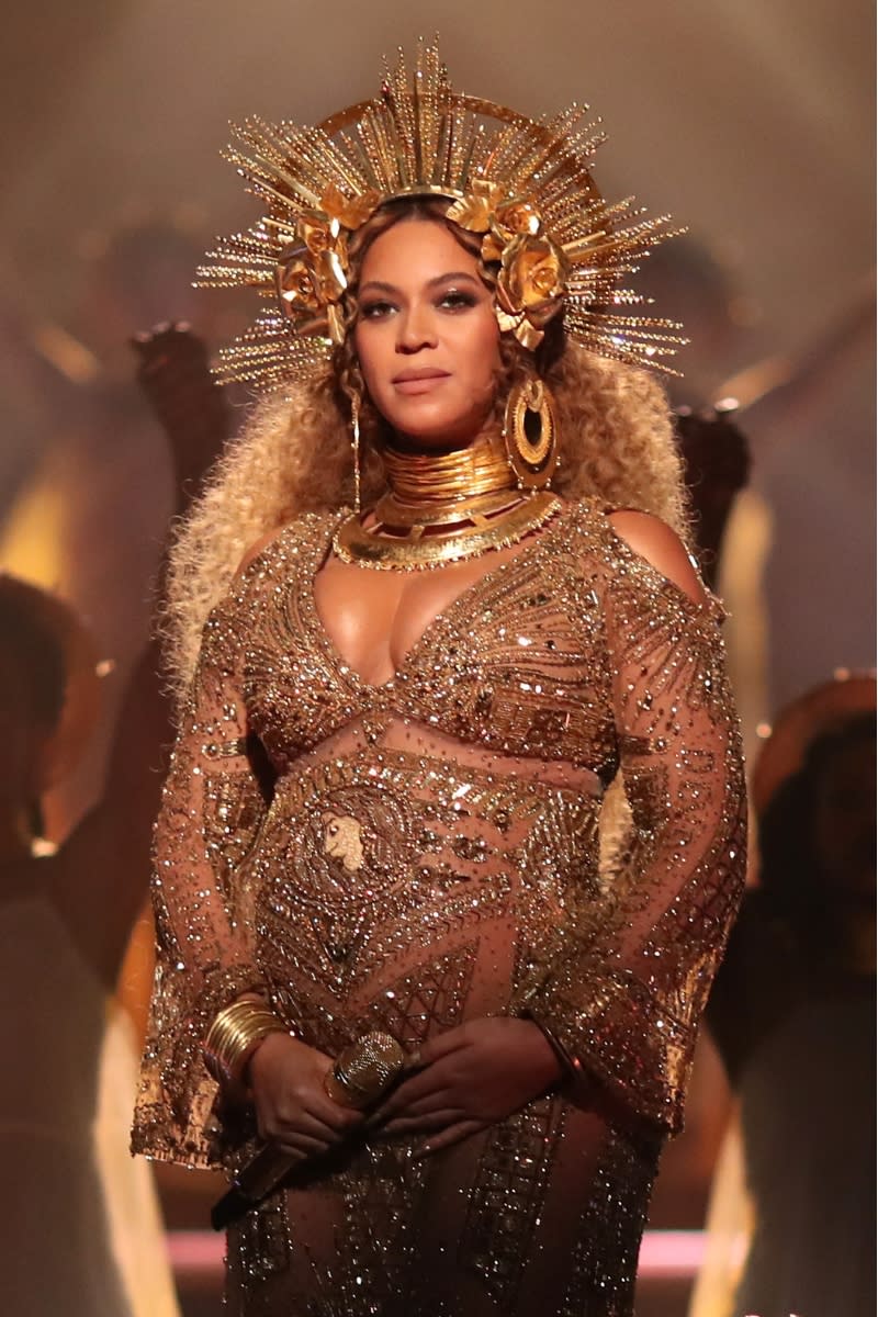 Beyoncé's golden 2017 Grammy look