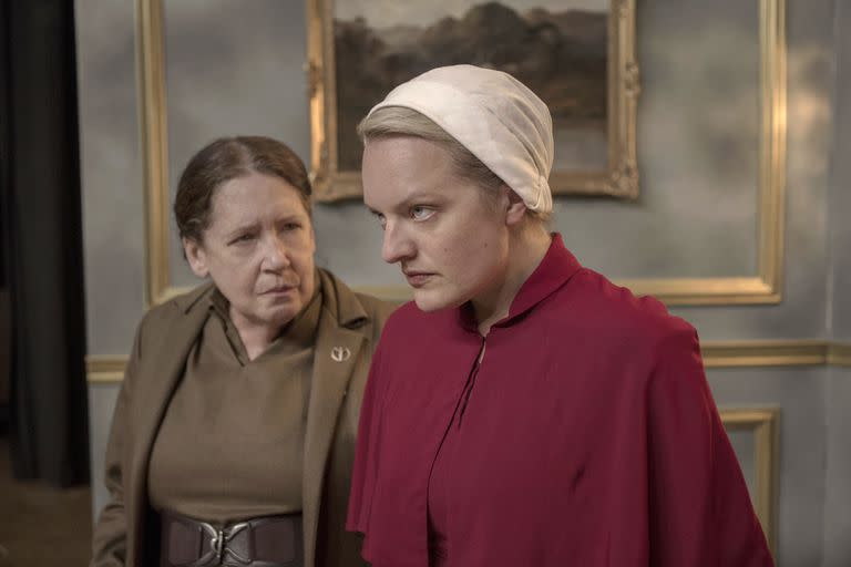 Ann Dowd en The Handmaid's Tale