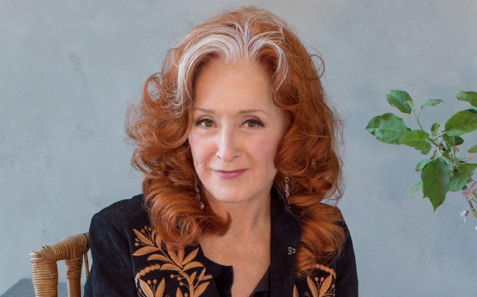 Bonnie Raitt will give a concert at The Amp on Saturay.