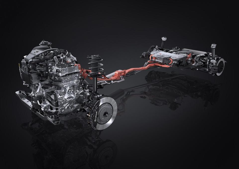 Lexus家族首見的渦輪與油電組合就出現在新RX上，型號為RX500h。