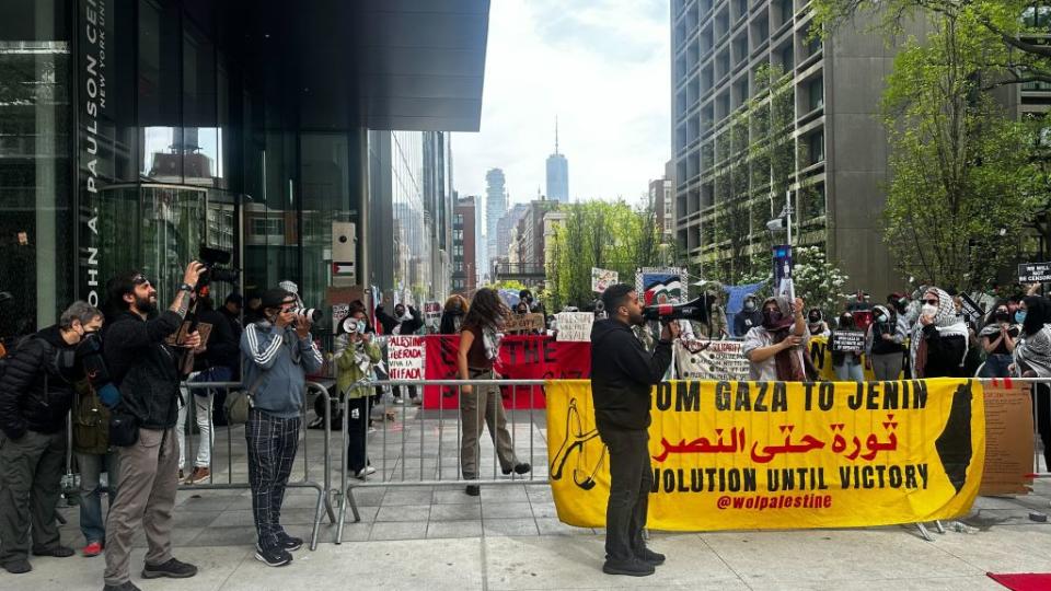 The crowd called to cancel “Zionist universities.” Dorian Geiger