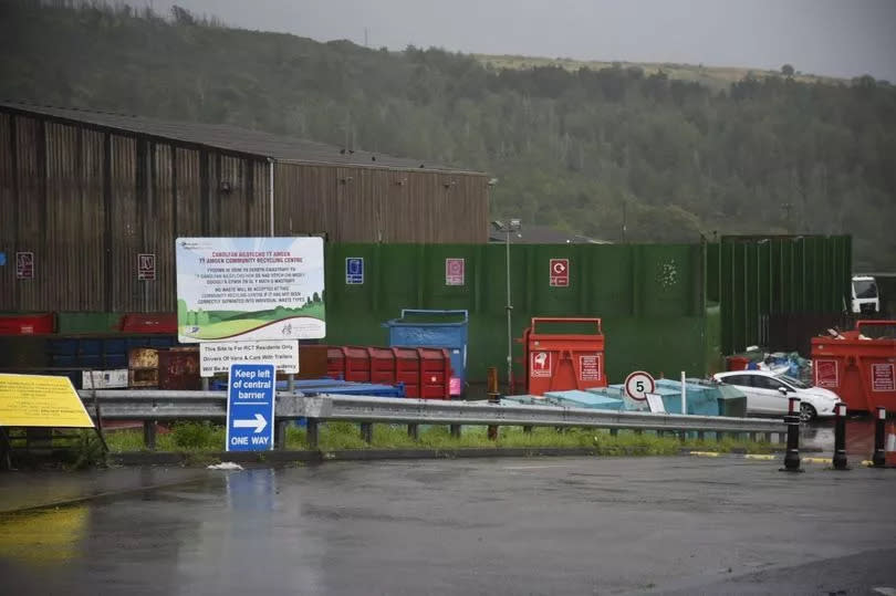 The grass verge shows the area where Mr O'Driscoll strung the washing line on the ground, about 20 metres from the containers - Source: Jonathon Hill/Media Wales