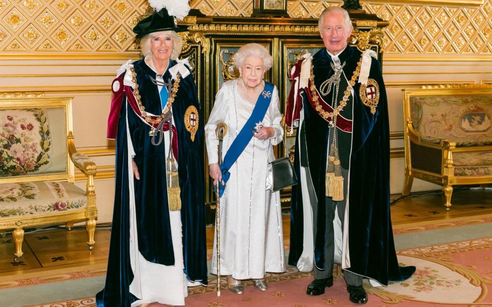 The Prince of Wales and the Duchess of Cornwall with the Queen - Steve Solomons 