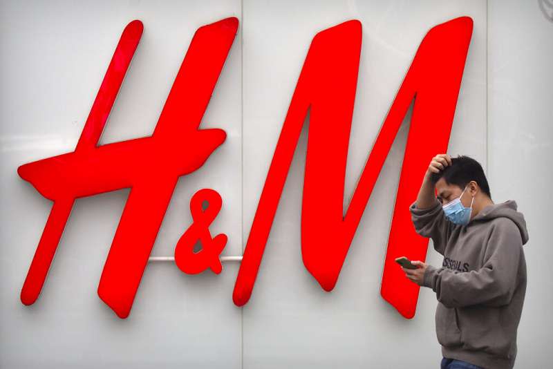 瑞典服裝品牌H&M遭到中國民眾群起抵制。（美聯社）