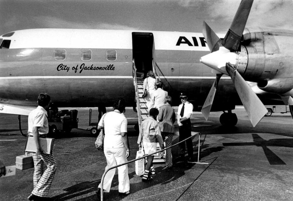 Passengers board an Air Florida flight in Orlando in 1975.