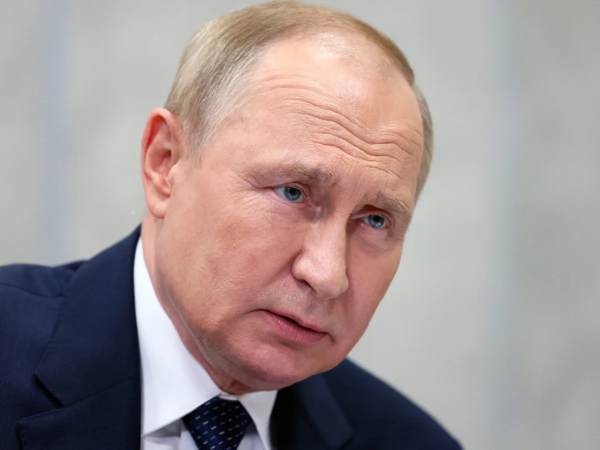 Putin has been called a 'master procrastinator' but experts say he wanted to avo..