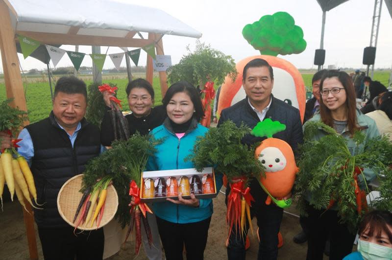 台灣胡蘿蔔走向國際　「VDS活力東勢」來雲林農遊