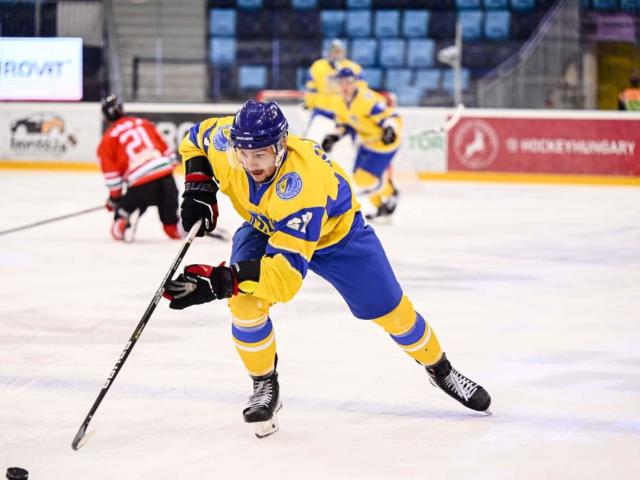 Ukrainian under-25 national hockey team prepares to face off