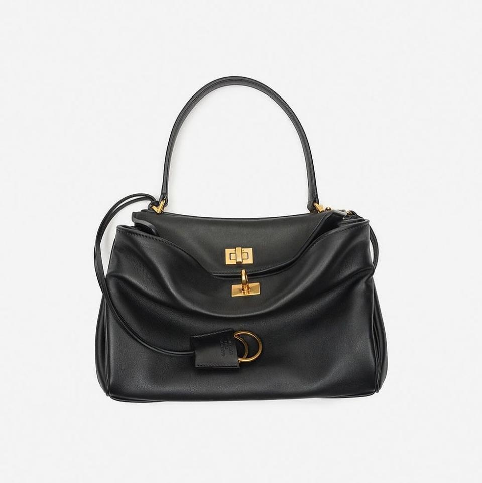 Balenciaga Rodeo小型黑色手袋，NT109,000。【圖片來源：Balenciaga】