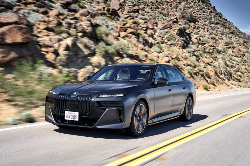 2023 BMW i7. While this looks like it would be matte black, BMW calls it Frozen Deep Grey