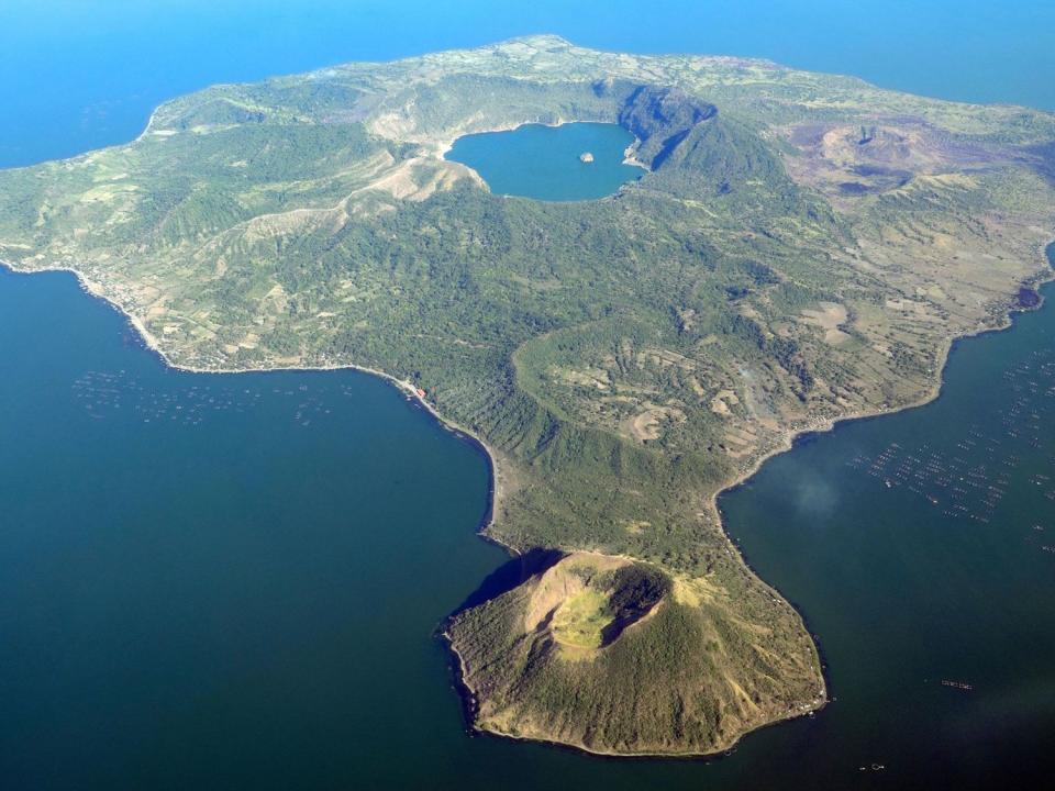 El volcán Taal en Filipinas es uno de los más bellos del mundo... y también de los más peligrosos | imagen Wikipedia