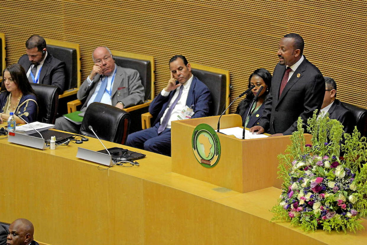 Le Premier ministre éthiopien Abiy Ahmed prend la parole à la tribune de l'Union africaine, à Addis-Abeba.  - Credit:AP/SIPA