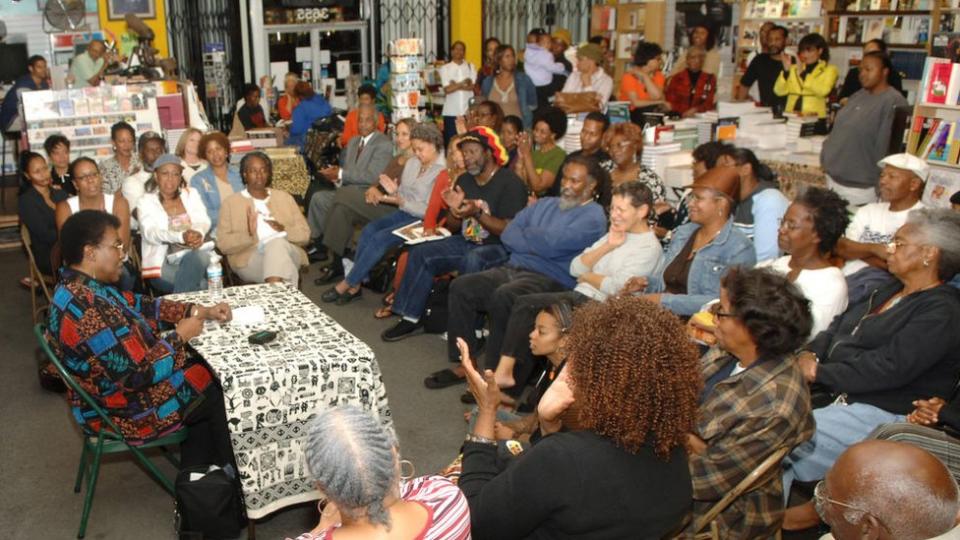 Octavia E Butler durante la presentación de uno de sus últimos libros "Fledgling"