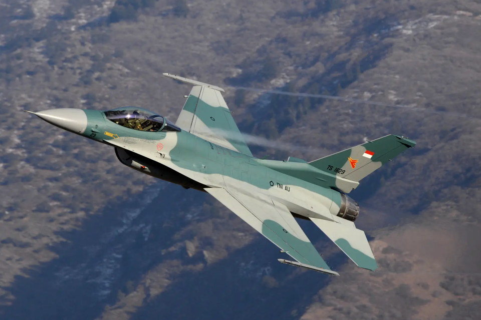 A U.S. test pilot conducts a functional check flight in an Indonesian Air Force F-16C at Hill Air Force Base, Utah, in 2017. The jet was the last of a batch of 24 F-16C/Ds to be delivered to Indonesia, one of which has since been lost. <em>U.S. Air Force/Alex R. Lloyd</em><br>