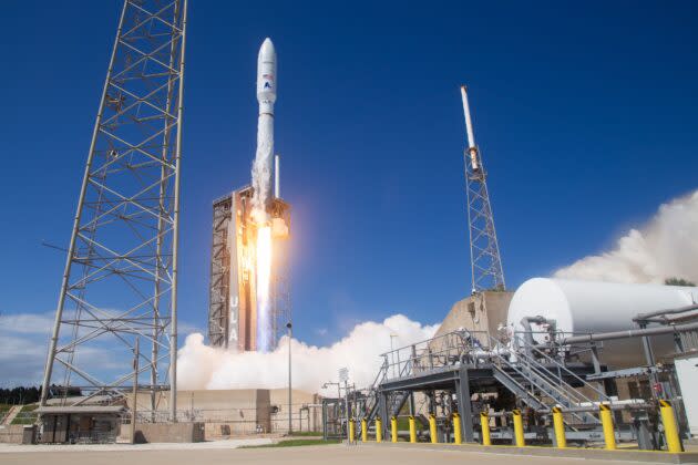 United Launch Alliance’s Atlas V rocket lifts off with two prototype Amazon satellites on Oct. 6. (ULA Photo)