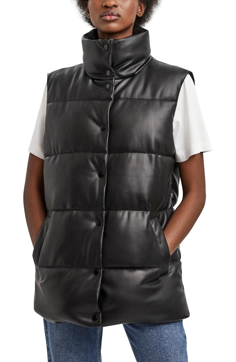 5) VERO MODA Bella Ofelia Coated Puffer Vest, Size X-Small in Black at Nordstrom