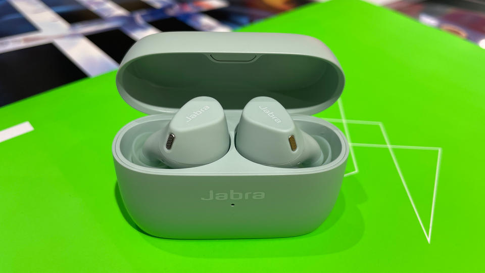 In-ear headphones: Jabra Elite 4 Active