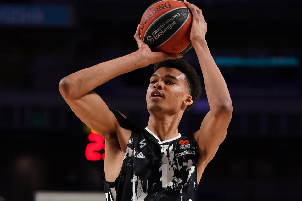 Victor Wembanyama of LDLC Asvel Villeurbanne in action during the Turkish Airlines EuroLeague match between Real Madrid and LDLC Asvel Villeurbanne at Wizink Center on March 17, 2022 in Madrid, Spain.  (Oscar Gonzalez/NurPhoto via Getty Images)