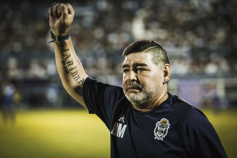 Diego Armando Maradona como entrenador de Gimnasia y Esgrima La Plata, su último club.
