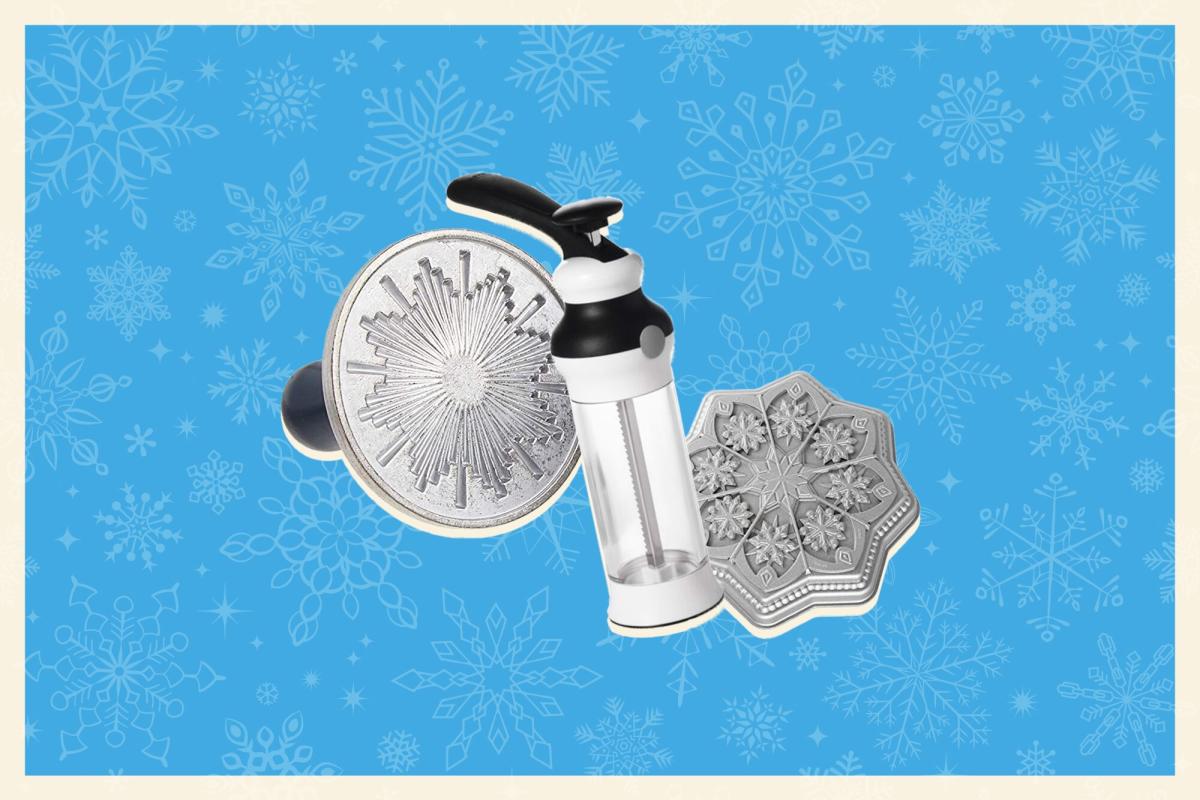 Nordic Ware Sweet Snowflakes Shortbread Pan