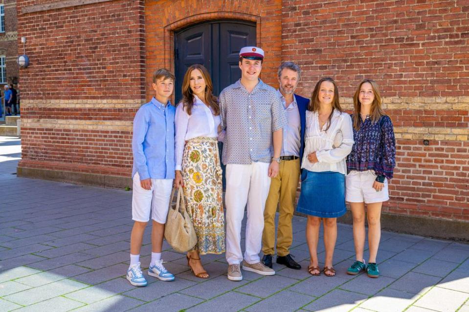 Los reyes Federico y Mary con sus cuatro hijos, Christian, Isabella, Vincent y Josephine