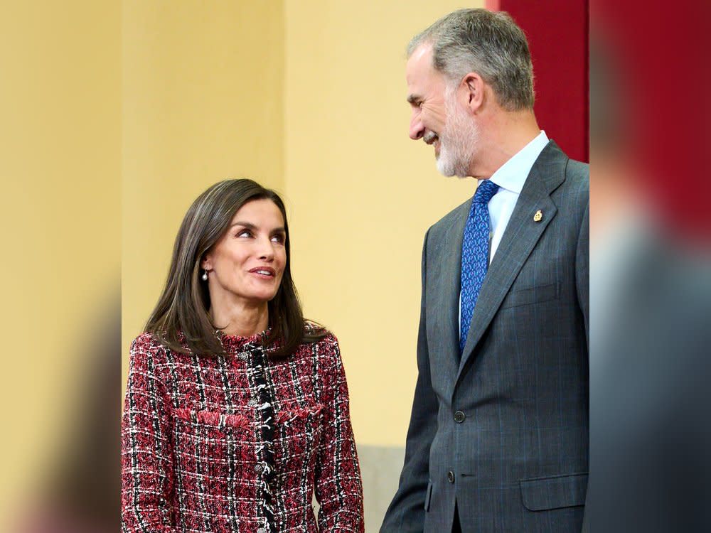 König Felipe und Königin Letizia von Spanien beim Treffen mit den Mitgliedern der "Prinzessin von Asturien"-Stiftung. (Bild: getty/Carlos Alvarez / Getty Images)