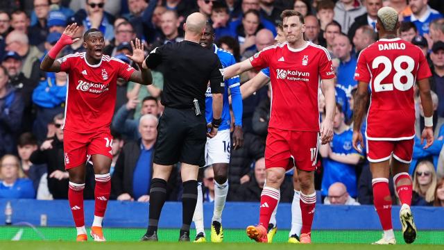 Nottingham Forest launch bitter attack on referees chiefs over penalty  claims - Yahoo Sport