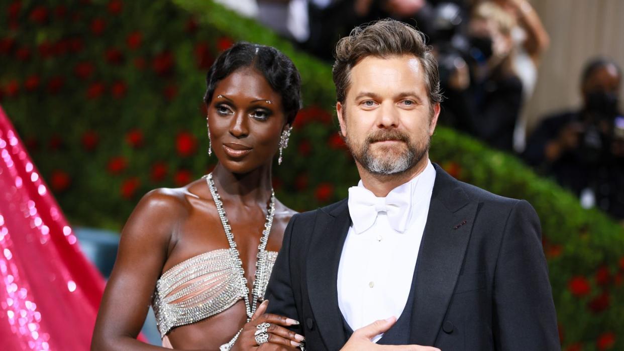 new york, new york may 02 l r jodie turner smith and joshua jackson attend the 2022 met gala celebrating in america an anthology of fashion at the metropolitan museum of art on may 02, 2022 in new york city photo by theo wargowireimage