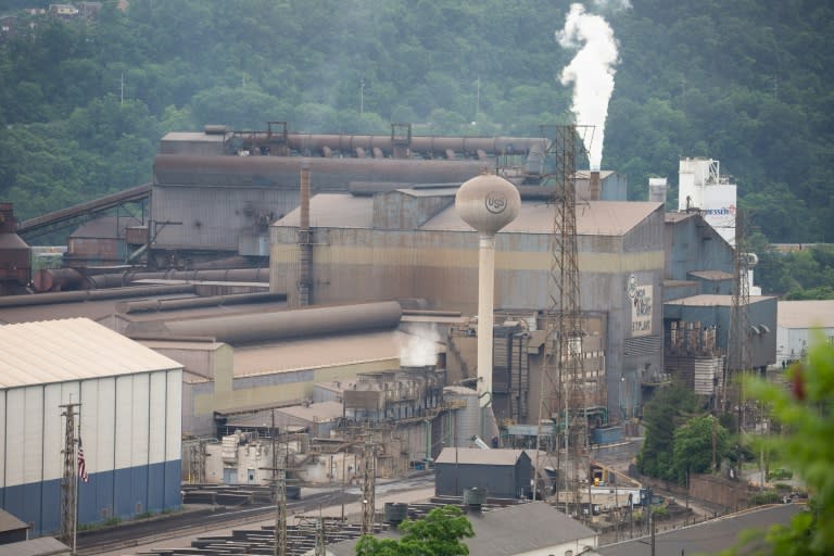 The US Steel Mon Valley Works Edgar Thomson Plant along the Monongahela River in Braddock, Pennsylvania (Rebecca DROKE)