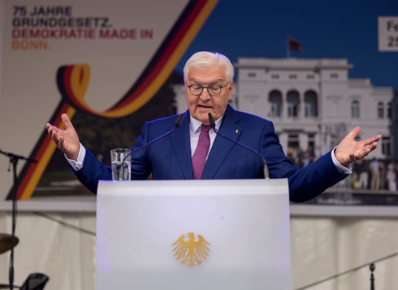 Germany's President Frank-Walter Steinmeier gives a speech at Villa Hammerschmidt, the official residence of the President in Bonn, during an open day. Thomas Banneyer/dpa