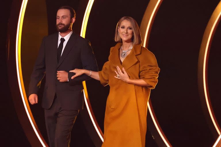 Grammy 2024: Celine Dion sorprendió al aparecer en el final de la ceremonia, en medio del duro momento de salud que atraviesa