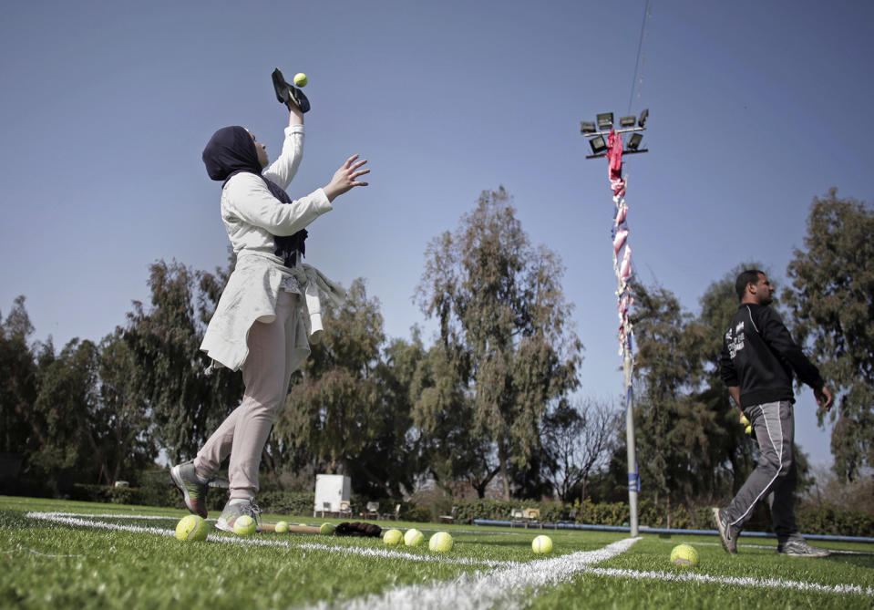 Palestinian women try to bring baseball to Gaza