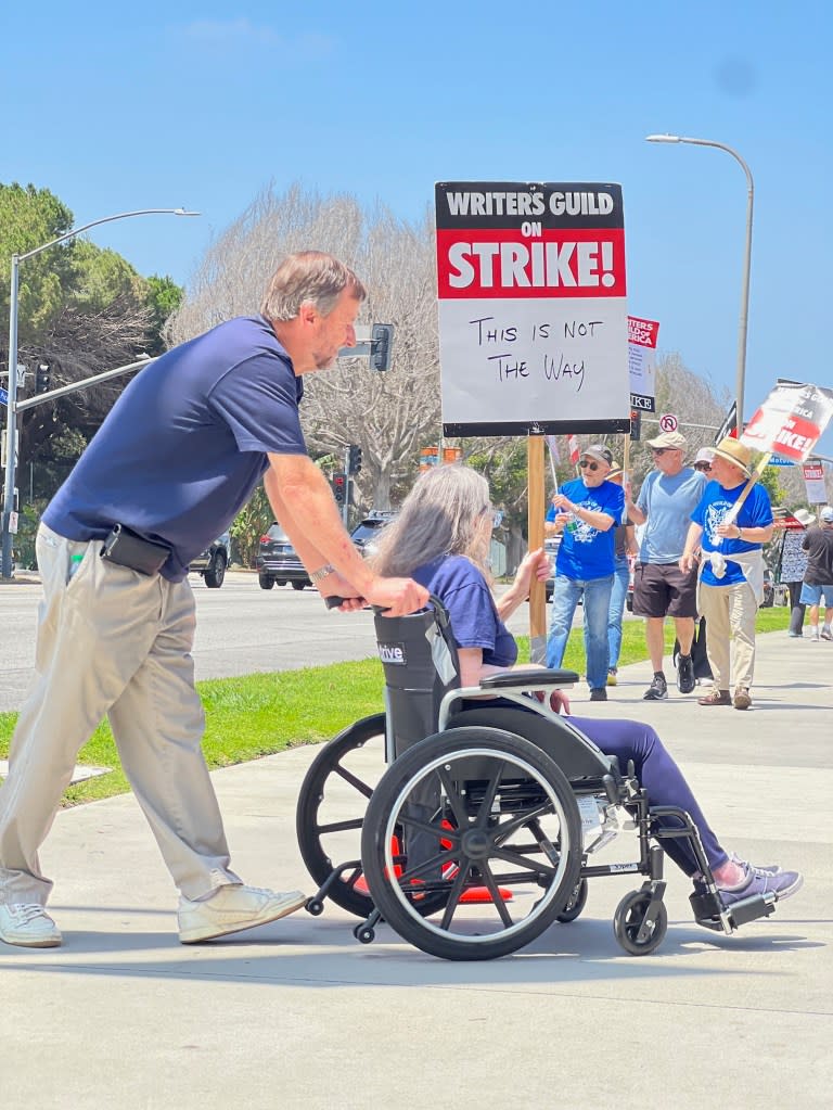 Fans Gary Hairfield and Nancy Hairfield attend the “Bones” picket at Fox Studios