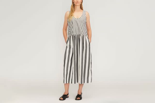 <p>Everlane</p>