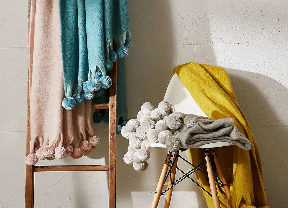 7 stylish, warm blankets to decorate your living space this winter