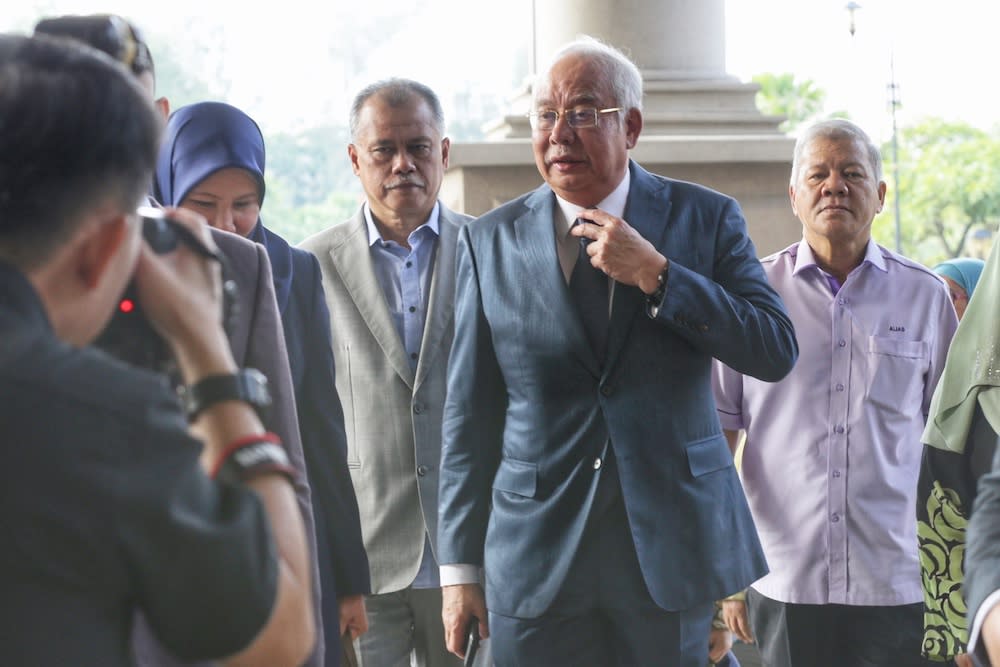 Datuk Seri Najib Razak is pictured at the Kuala Lumpur High Court October 7, 2019. — Picture by Ahmad Zamzahuri