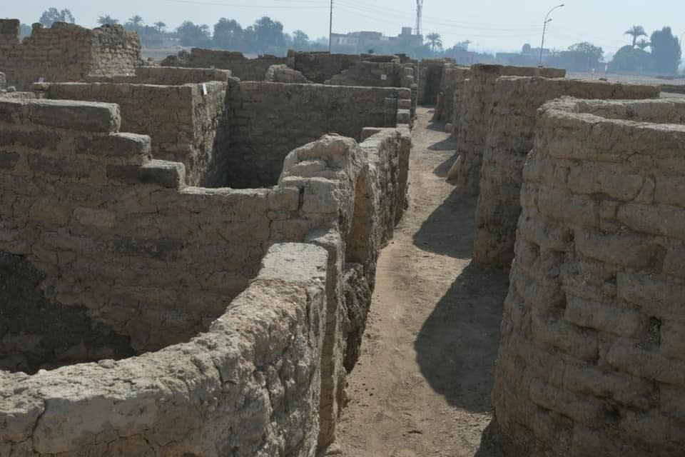 Egyptian archaeologists have discovered Aten, or "the lost golden city," which is believed to be the largest ancient city ever discovered in Egypt and one of the most important finds since the discovery of Tutankhamun's tomb. (Photo: Egypt Ministry of Tourism and Antiquities)