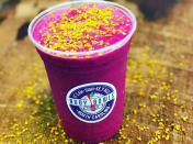 <p>Buoy Bowls, une chaîne américaine de food trucks, poste souvent sur son compte des photos de smoothies et d’acai bowls. Ici, on voit une boisson à la pitaya et au pollen.<br>Crédit photo : Instagram Buoy Bowls </p>