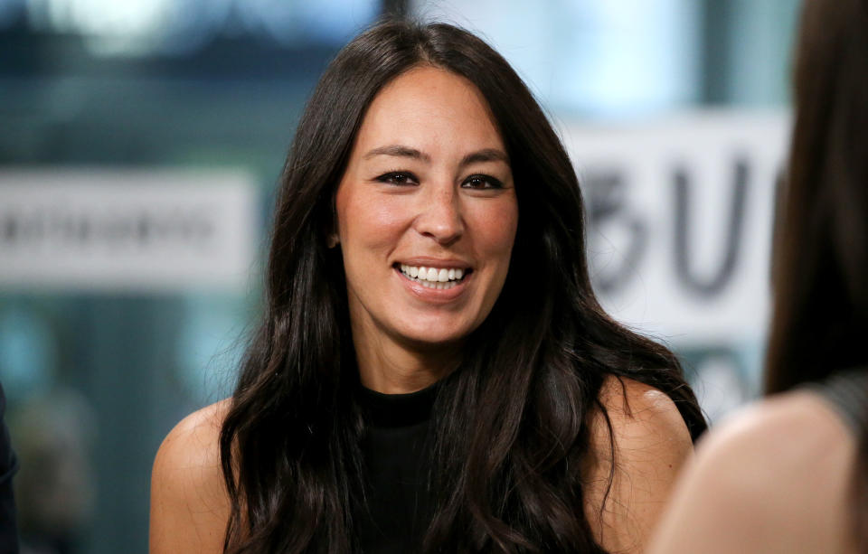 Joanna Gaines has 10 long-lasting makeup essentials she swears by. (Photo: Getty Images)